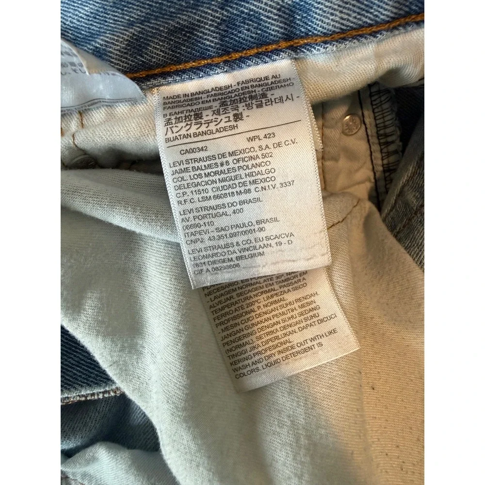 Levis 550 Relaxed Fit Tapered Leg Jeans Light Wash Denim Mens 38x30